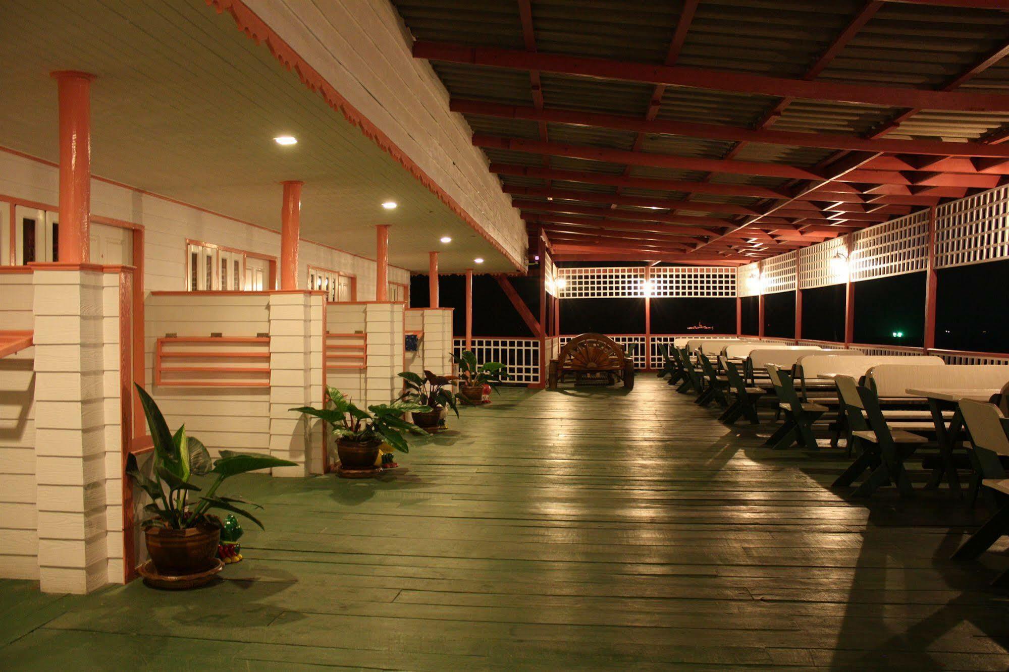 Mod Guesthouse HHQ Buitenkant foto