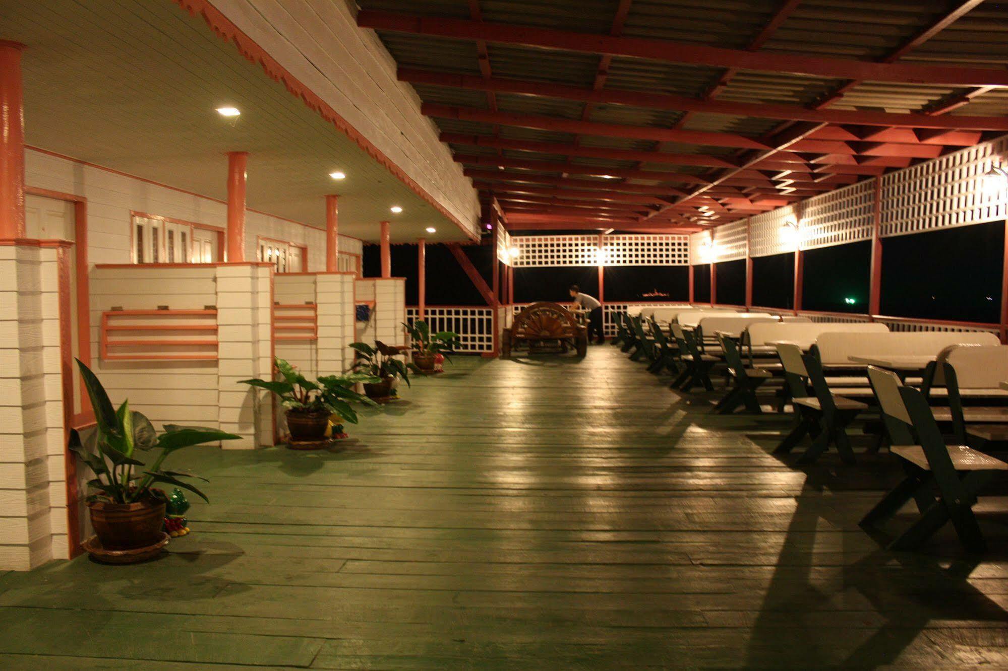 Mod Guesthouse HHQ Buitenkant foto